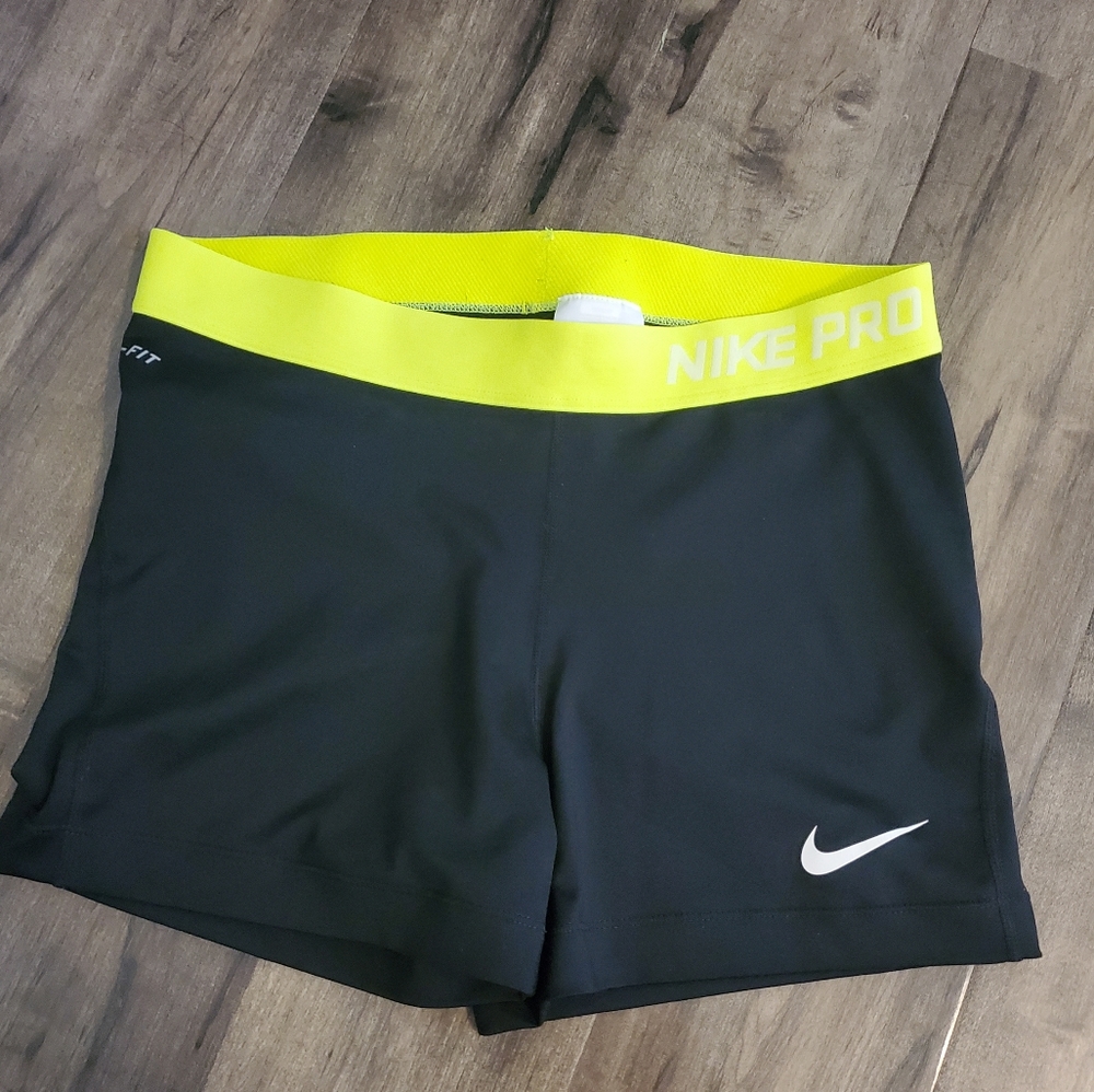 Nike pro women's shorts